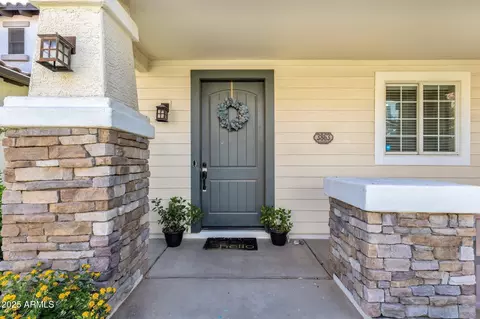 Exterior - 3863 S Posse Trl, Gilbert, AZ 85297 photo 4 of 26
