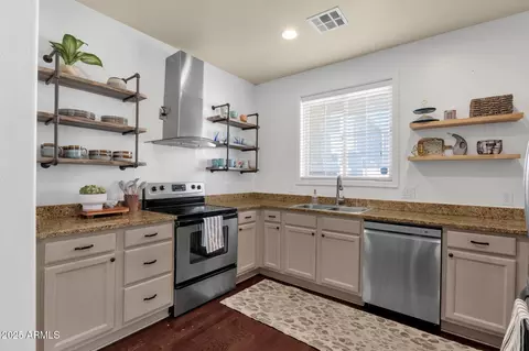 Kitchen - 3863 S Posse Trl, Gilbert, AZ 85297 photo 1 of 3