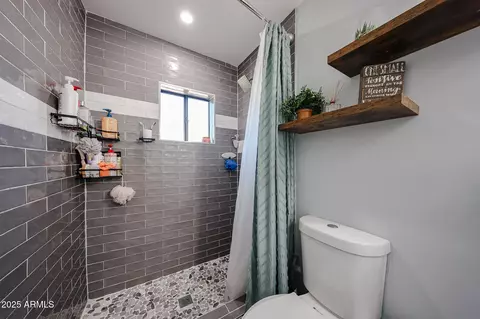 Bath - 4755 E Gary St, Mesa, AZ 85205 photo 2 of 4