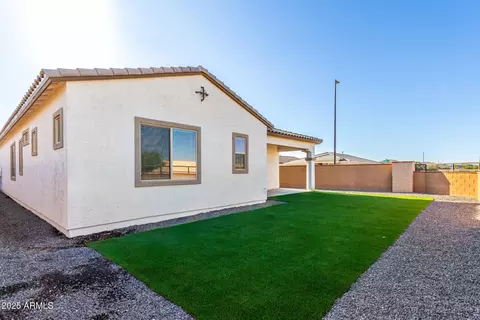 Exterior - 531 S Owl Dr, Gilbert, AZ 85296 photo 4 of 6