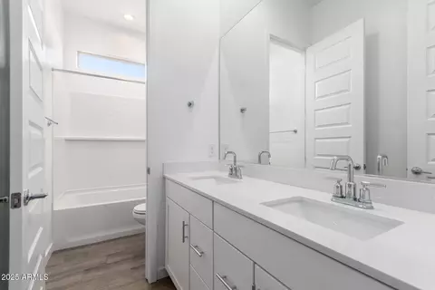 Bath - 531 S Owl Dr, Gilbert, AZ 85296 photo 1 of 1