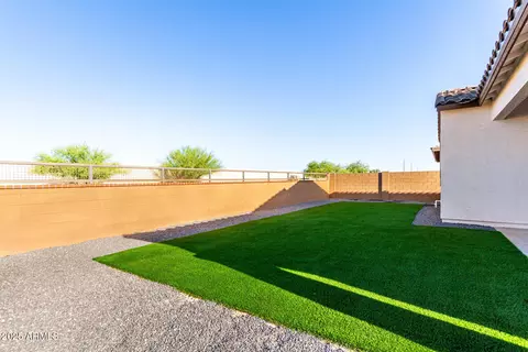 Exterior - 531 S Owl Dr, Gilbert, AZ 85296 photo 5 of 6