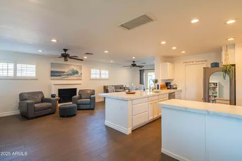 Kitchen - 1909 E Bethany Home Rd, Phoenix, AZ 85016 photo 1 of 9