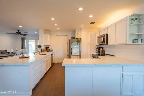 Kitchen - 1909 E Bethany Home Rd, Phoenix, AZ 85016 photo 2 of 9