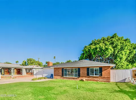Exterior - 1909 E Bethany Home Rd, Phoenix, AZ 85016 photo 2 of 16