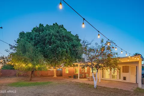 Exterior - 1909 E Bethany Home Rd, Phoenix, AZ 85016 photo 15 of 16