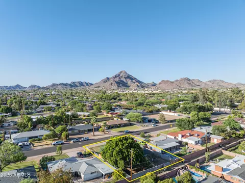 View/Area - 1909 E Bethany Home Rd, Phoenix, AZ 85016 photo 2 of 12