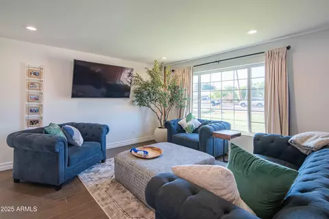 Living - 1909 E Bethany Home Rd, Phoenix, AZ 85016 photo 3 of 7