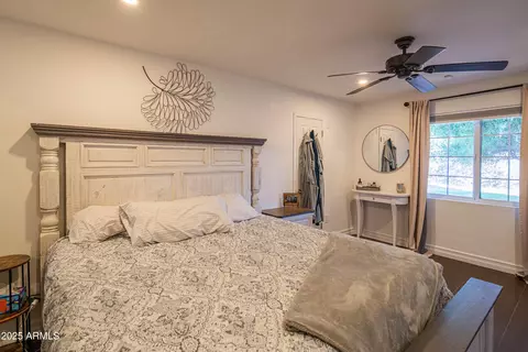 Bedroom - 1909 E Bethany Home Rd, Phoenix, AZ 85016 photo 2 of 5
