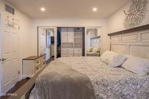 Bedroom - 1909 E Bethany Home Rd, Phoenix, AZ 85016 photo 1 of 5