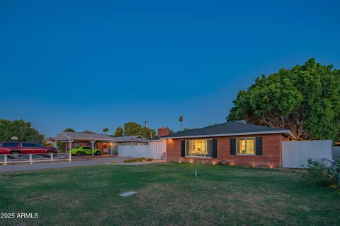 Exterior - 1909 E Bethany Home Rd, Phoenix, AZ 85016 photo 5 of 16