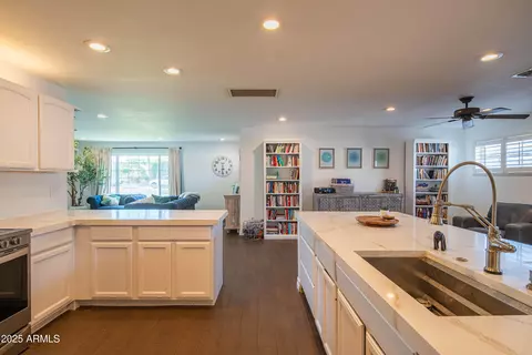 Kitchen - 1909 E Bethany Home Rd, Phoenix, AZ 85016 photo 7 of 9