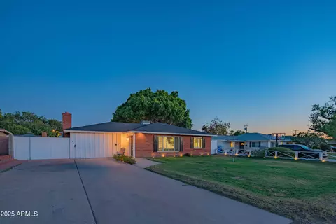 Exterior - 1909 E Bethany Home Rd, Phoenix, AZ 85016 photo 4 of 16