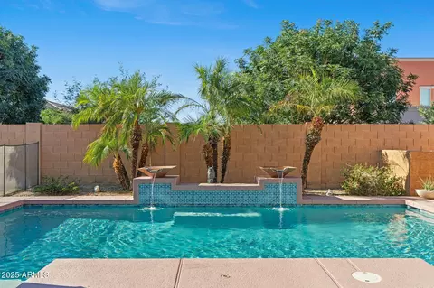 Exterior - 1506 E Branham Ln, Phoenix, AZ 85042 photo 3 of 8