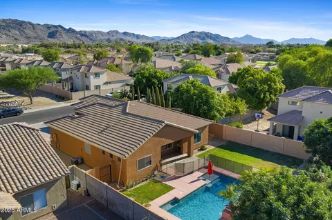 View/Area - 1506 E Branham Ln, Phoenix, AZ 85042 photo 1 of 3