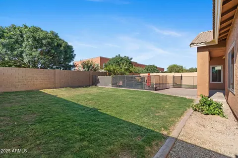 Exterior - 1506 E Branham Ln, Phoenix, AZ 85042 photo 6 of 8