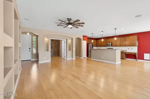 Living - 1506 E Branham Ln, Phoenix, AZ 85042 photo 2 of 4