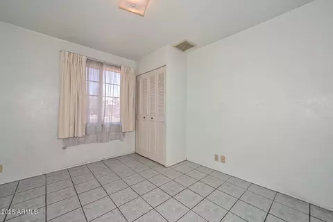 Bedroom - 829 Echo Ln, Phoenix, AZ 85020 photo 6 of 7