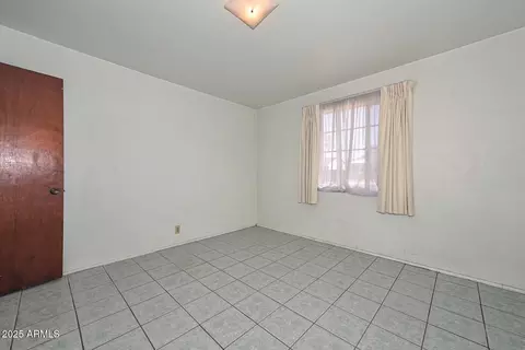 Bedroom - 829 Echo Ln, Phoenix, AZ 85020 photo 5 of 7