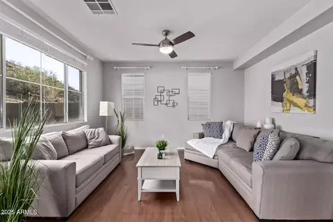 227 W Mountain Sage Dr, Phoenix, AZ 85045