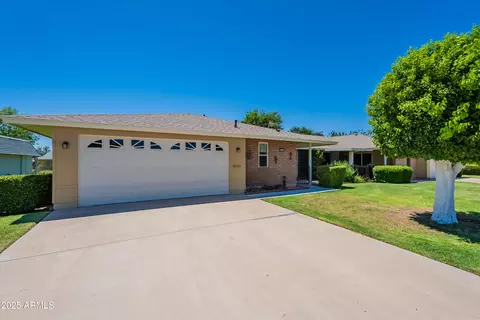 10513 W Roundelay Cir, Sun City, AZ 85351
