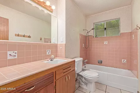 Bath - 2138 W Northview Ave, Phoenix, AZ 85021 photo 2 of 2