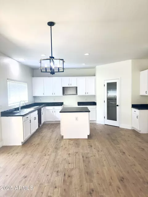 2114 N 94th Ave, Phoenix, AZ 85037