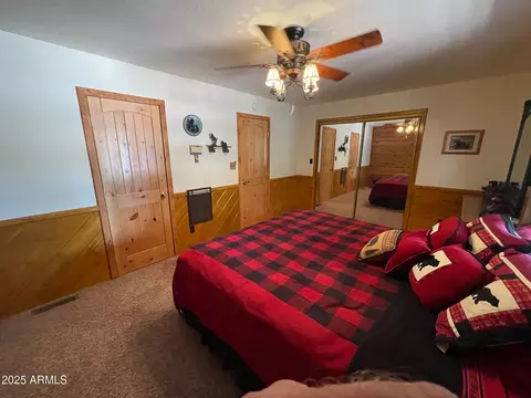 Bedroom - 2235 Del Rio Cir, Overgaard, AZ 85933 photo 2 of 5