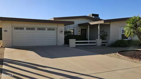 10626 W Welk Dr, Sun City, AZ 85373