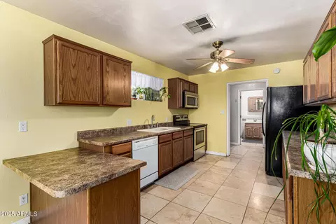 Kitchen - 3041 E Backus Rd, Mesa, AZ 85213 photo 4 of 5