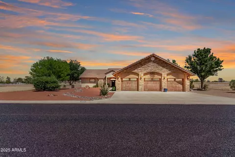380 N Geneva Estates Rd, Pearce, AZ 85625