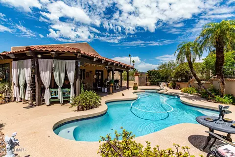 Exterior - 245 E Dahlia Dr, Phoenix, AZ 85022 photo 9 of 12