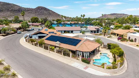 View/Area - 245 E Dahlia Dr, Phoenix, AZ 85022 photo 3 of 16