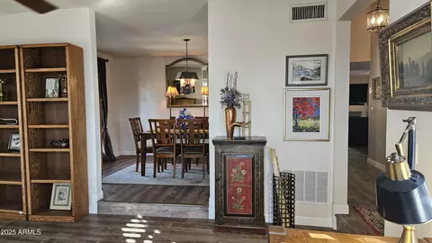Dining - 245 E Dahlia Dr, Phoenix, AZ 85022 photo 3 of 3