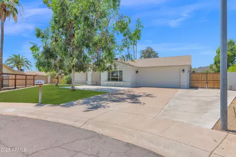 2607 E Mercer Ln, Phoenix, AZ 85028 photo 6