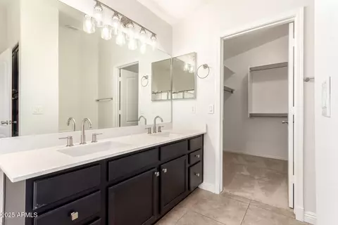 Bath - 515 E Sherri Dr, Gilbert, AZ 85296 photo 1 of 3