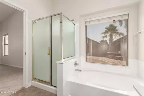 Bath - 515 E Sherri Dr, Gilbert, AZ 85296 photo 2 of 3