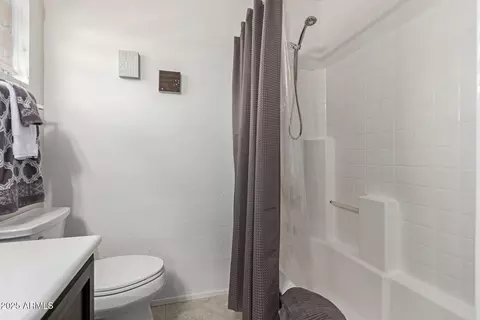 Bath - 3469 E Wildhorse Dr, Gilbert, AZ 85297 photo 4 of 5
