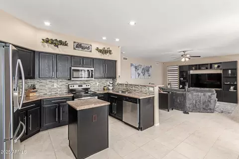 Kitchen - 3469 E Wildhorse Dr, Gilbert, AZ 85297 photo 2 of 3