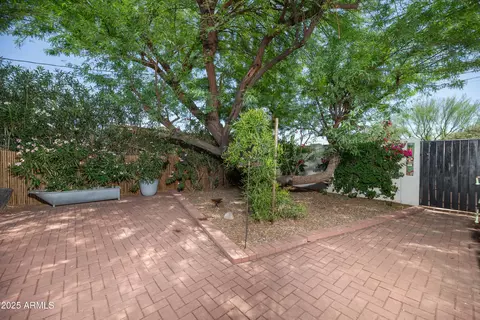 Exterior - 1441 E Hubbell St, Phoenix, AZ 85006 photo 6 of 8