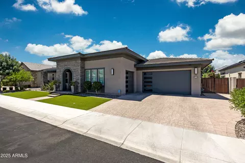 Exterior - 2771 E Bonanza Ct, Gilbert, AZ 85297 photo 2 of 16