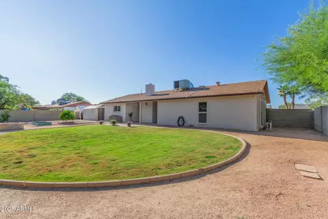 Exterior - 3433 E Betty Elyse Ln, Phoenix, AZ 85032 photo 7 of 8