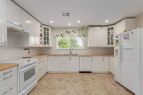 Kitchen - 3433 E Betty Elyse Ln, Phoenix, AZ 85032 photo 1 of 3