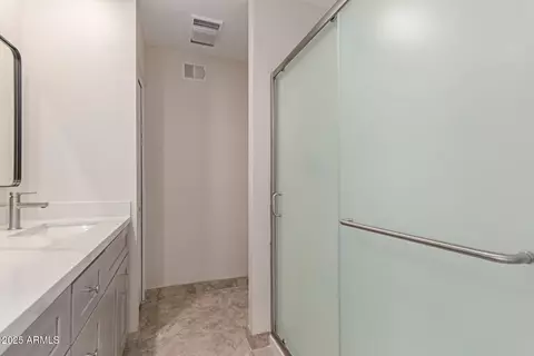 Bath - 3433 E Betty Elyse Ln, Phoenix, AZ 85032 photo 2 of 3