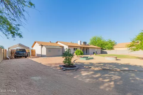Exterior - 3433 E Betty Elyse Ln, Phoenix, AZ 85032 photo 5 of 8