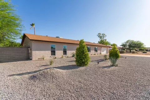 Exterior - 3433 E Betty Elyse Ln, Phoenix, AZ 85032 photo 2 of 8