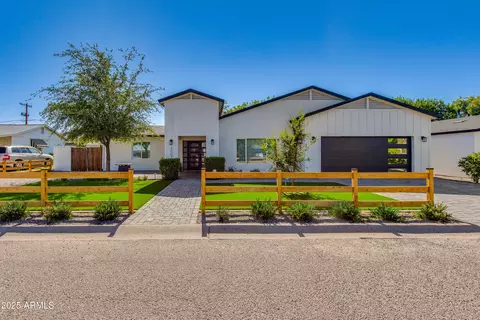 3007 N 47th St, Phoenix, AZ 85018