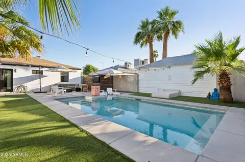 Exterior - 1226 E Almeria Rd, Phoenix, AZ 85006 photo 6 of 23