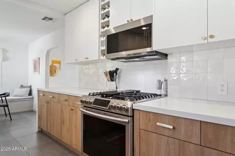 Kitchen - 1226 E Almeria Rd, Phoenix, AZ 85006 photo 1 of 2