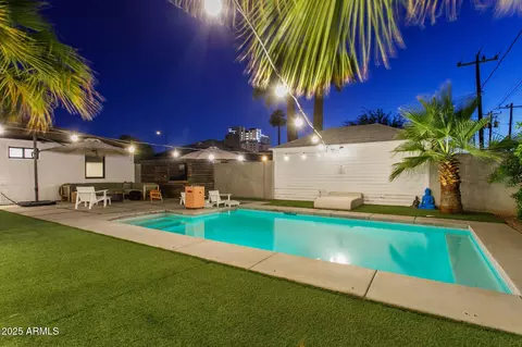 Exterior - 1226 E Almeria Rd, Phoenix, AZ 85006 photo 16 of 23